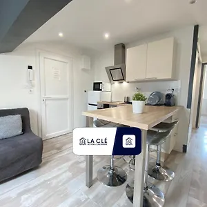 https://t2-centre-ville-place-darmes-wifi.fr-provencehotel.com